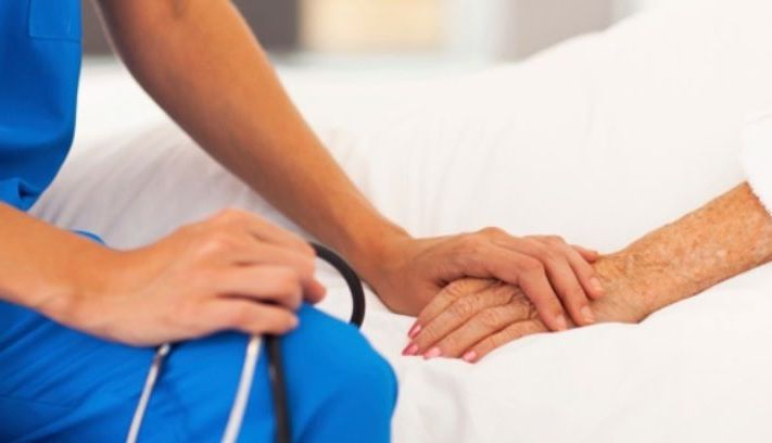 COVID-19 BRAȘOV. Hospice oferă un imobil medicilor de la Judeţean. Dar e nevoie de saltele 1 ngrijire-paliativ.jpg