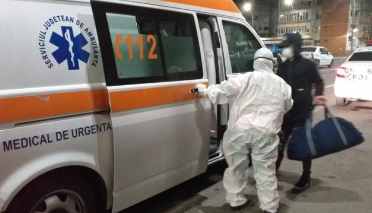 COVID-19 BRAȘOV. 2.000 de pacienți vindecați, dar și 118 decedați 1 tanar-ambulana.jpg