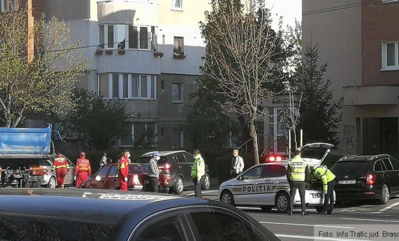 BRAȘOV. Accident rutier pe strada Zizinului / Update: Autovehicul proiectat pe contrasens (FOTO) 1 accidentzizinului_10.jpg