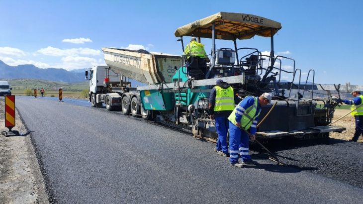 BRAȘOV. Șantierul de pe DN73 a fost redeschis. Se lucrează și duminica (GALERIE FOTO) 1 asfaltare-DN73.4_280152.jpeg
