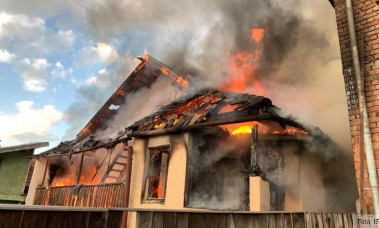 Update BRAȘOV. Comunitatea din Șchei s-a mobilizat rapid în ajutorul mamei cu trei copii 1 casa-incendiu2_280095.jpeg