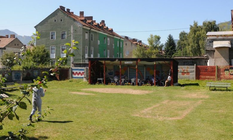 BRAȘOV. Alte acuzații dinspre Psihiatrie Zărnești. Ce spune coordonatorul secției 1 pshiatrie-zrneti-curte.jpg