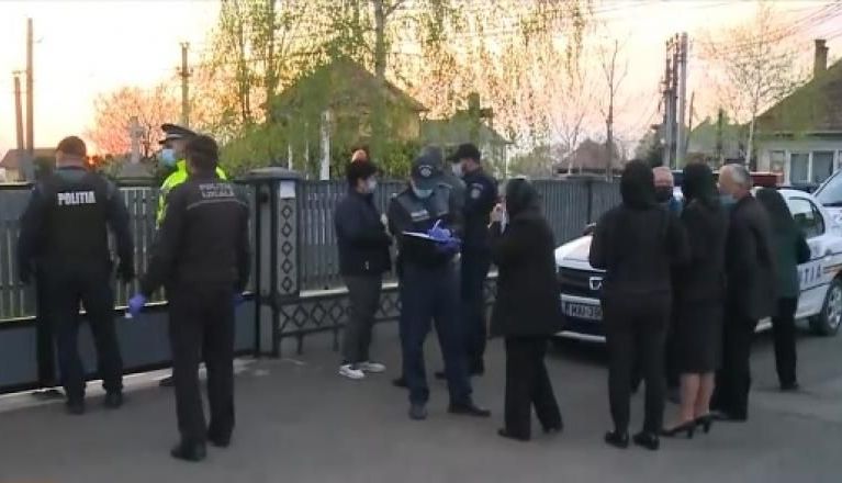 CORONAVIRUS. Preot amendat cu 20.000 de lei. Slujbă cu 31 de persoane în Vinerea Mare 1 recea.jpg