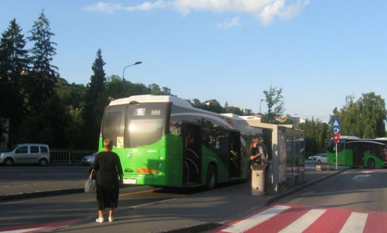 BRAȘOV. Cum vom circula pe RATBV de vineri: cu mască și la distanță sau... deloc 1 autobuze_4.jpg