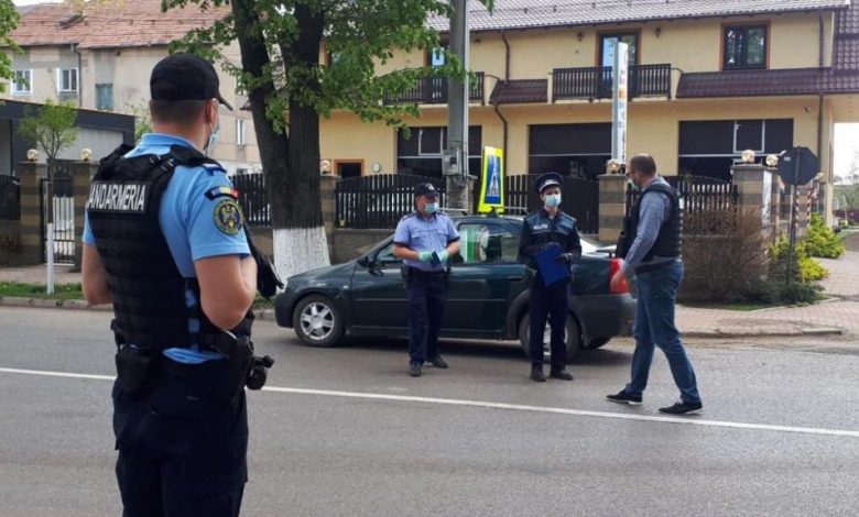 BRAȘOV. Prima amendă pentru nepurtarea măștii / Aproape 1.000 de persoane în autoizolare 1 controale-politisti-jandarmi.jpeg