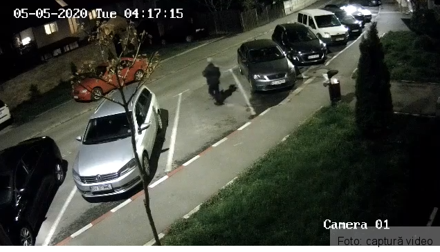 BRAȘOV. Piroman identificat de polițiști după ce a fost surprins de o cameră de supraveghere, la Codlea 1 piroman.png