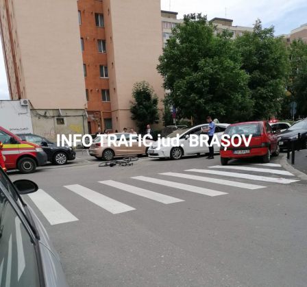 BRAȘOV. Accident pe str. L.C. Babeș (FOTO) 1 20200616_221405_281173.jpg