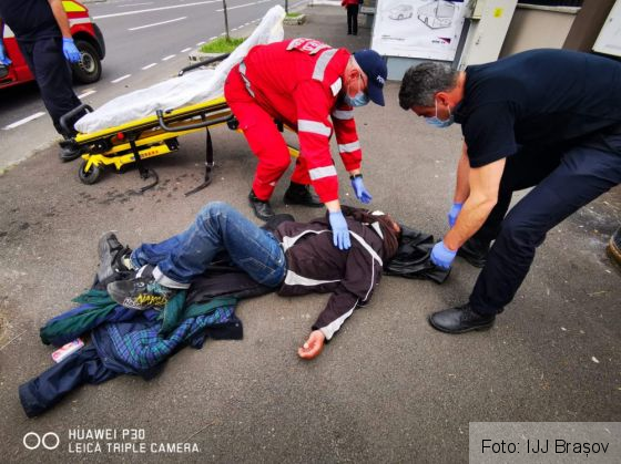 BRAȘOV. Bărbat căzut pe pista pentru biciclete, ajutat de un jandarm aflat în timpul liber (FOTO) 1 FB_IMG_1591464374318_280985.jpg