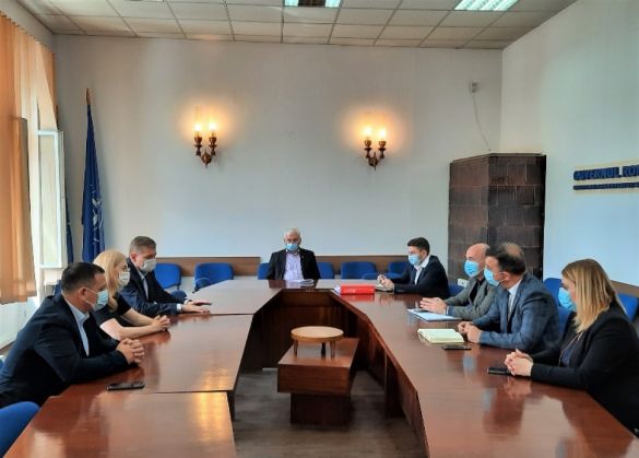 BRAȘOV. Discuții pentru salvarea Muzeului Național Bran. Proprietarii polonezi s-au întâlnit cu oficialii Ministerului Culturii 1 WhatsApp Image 2020-06-22 at 18.47.06_281348.jpeg