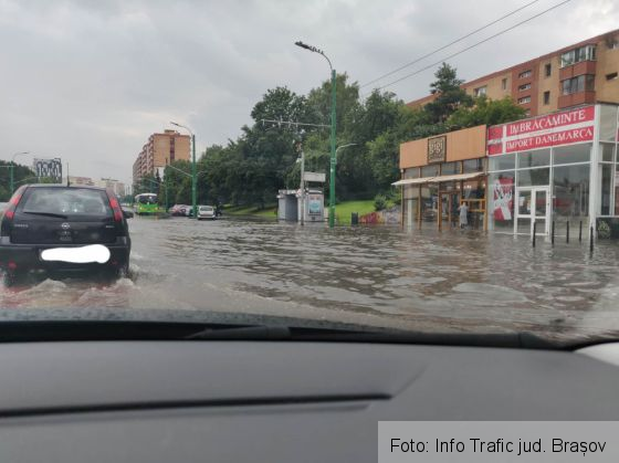 Update. BRAȘOV. Inundații și în alte zone „celebre" din oraș (Galerie FOTO) 1 20200719_184534_281938.jpg