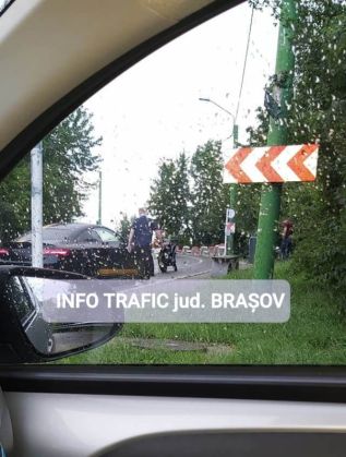 BRAȘOV. ULTIMA ORĂ. Două victime într-un accident de motocicletă, pe Drumul Poienii / Update: O tânără a suferit fracturi grave 1 20200723_205346_282056.jpg