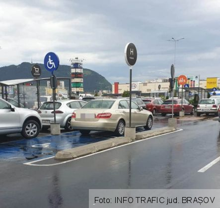 BRAȘOV. Controale după majorarea amenzilor pentru ocuparea neregulamentară a locurilor de parcare pentru persoane cu handicap 1 20200725_193531_282088.jpg