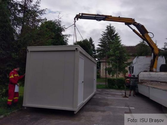 BRAȘOV. COVID-19. Container de decontaminare, amplasat în curtea Spitalului Făgăraș 1 FB_IMG_1594233970905_281683.jpg