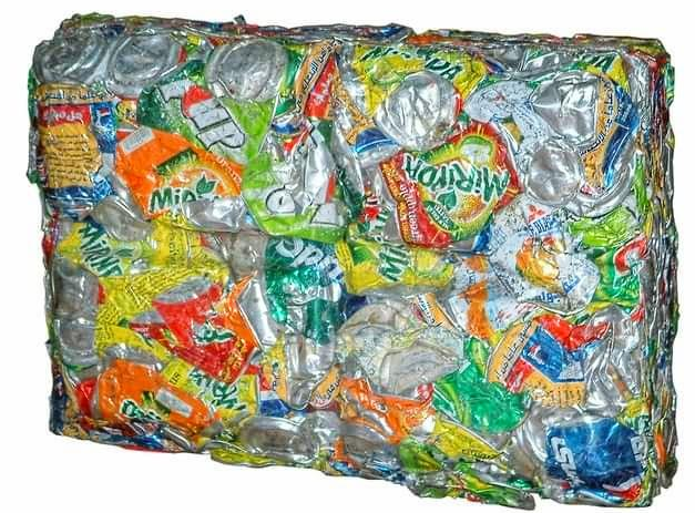 10 doze din aluminiu pe an, de persoană, se aruncă în fiecare an, la nivel mondial 1 peturi.png