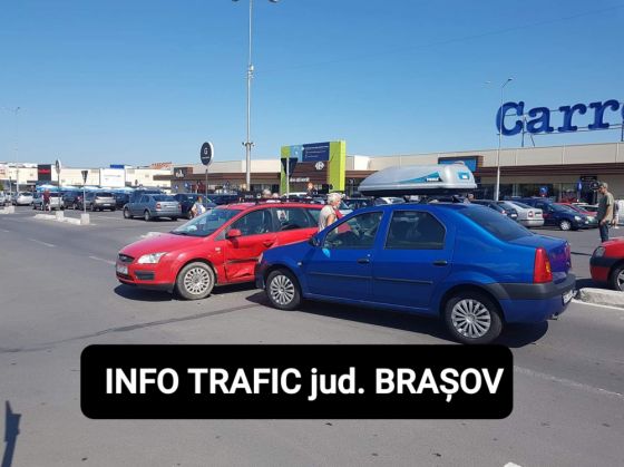 BRAȘOV. Incidente rutiere la Carrefour și lângă Jumbo (FOTO) 1 20200823_174859_282699.jpg