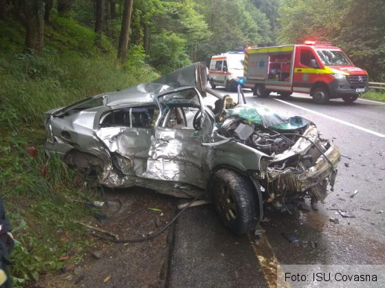 Doi copii aduși la spital în Brașov, după un accident soldat cu doi morți și trei răniți, în Covasna 1 accident covasna 2_282581.jpg