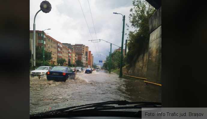 BRAȘOV. Cod PORTOCALIU de ploi torențiale și astăzi! De la ce oră... 1 inundatie.png