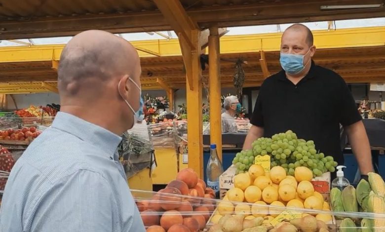 COVID-19 BRAȘOV. Prefectul, în control inopinat prin zone aglomerate (VIDEO) 1 piata-control.jpg