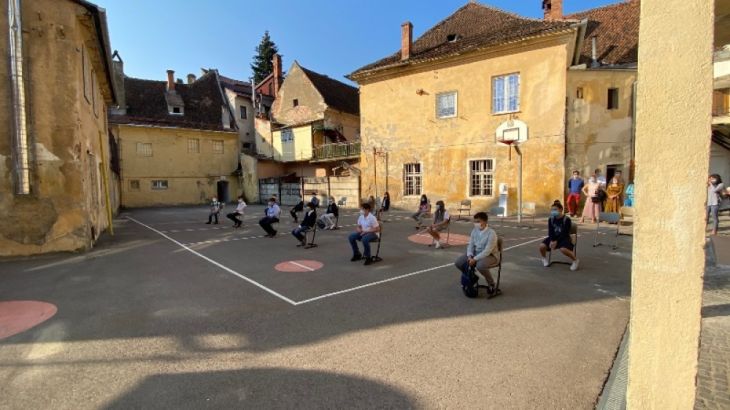 BRAȘOV. Siguranța sanitară la Colegiul Național Johannes Honterus, din donații 1 image2_283203.jpeg