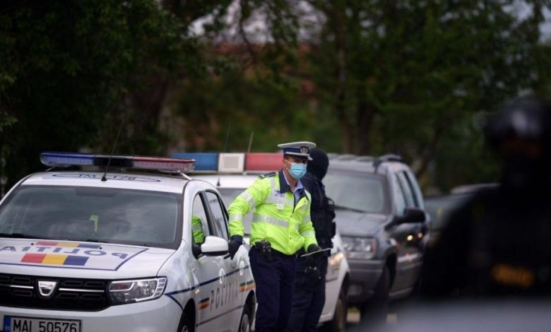 BRAȘOV. Controale ample după o crimă și o mutilare. Ce au găsit autoritățile 1 politisti-controale.jpg