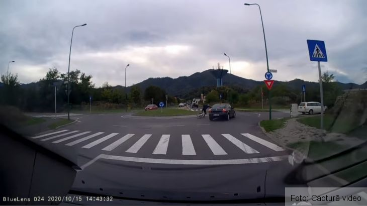 BRAȘOV. Accident evitat la limită / Momentul, filmat 1 20201016_102921_283857.jpg