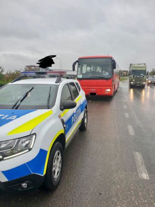 BRAȘOV. Sute de amenzi aplicate și patru autovehicule imobilizate, în cadrul acțiunii Truck & Bus 1 WhatsApp Image 2020-10-09 at 14.59.16_283724.jpeg