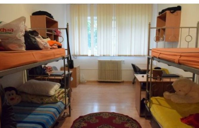 COVID-19. Polițiștii brașoveni, verificări în campusurile studențești 1 camin-studentesc.jpg