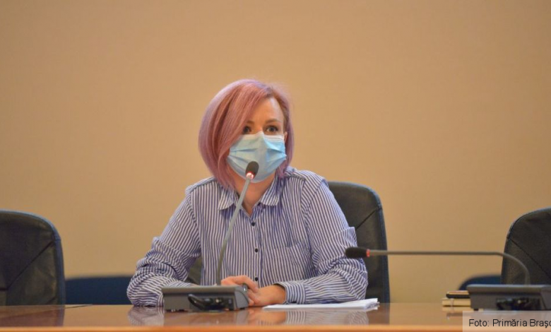 BRAȘOV. Discuții cu viceprimarul Flavia Boghiu privind înființarea unui centru pentru victimele violenței domestice și a altui centru de zi pentru copii 1 whatsappimage2020-11-11at14-17-31.jpeg