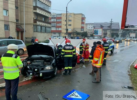 BRAȘOV. ULTIMA ORĂ. Șofer în stop cardio-respirator după un accident produs la Codlea (FOTO) 1 IMG-20201223-WA0002_285271.jpg