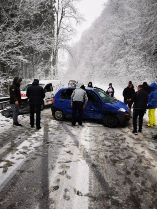 BRAȘOV. Accident cu două victime, pe DN 1A 1 IMG-20201227-WA0018_285349.jpg