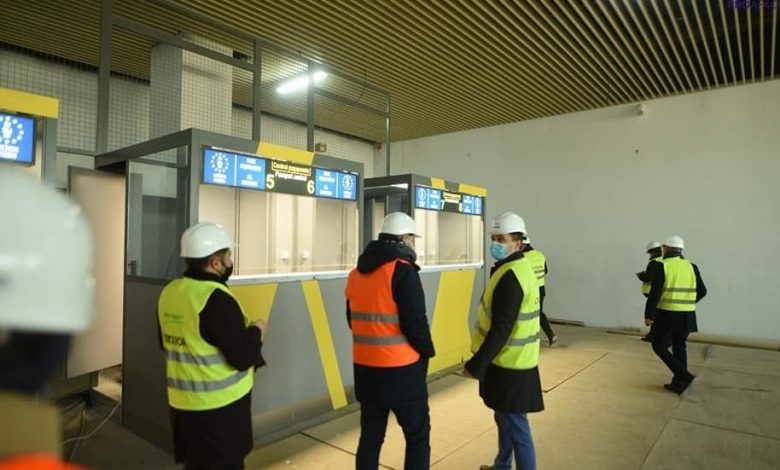 Update BRAȘOV. Aeroportul va avea inscripții în patru limbi / Răspuns, nerecunoscut însă, la propunerea deputatului USR Tudor Benga 1 aeroport-ghisee.jpg