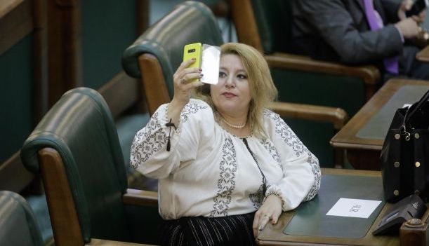 Șoșoacă, CE APEL la serviciile secrete!... „România fierbe” 1 sosoaca.jpg
