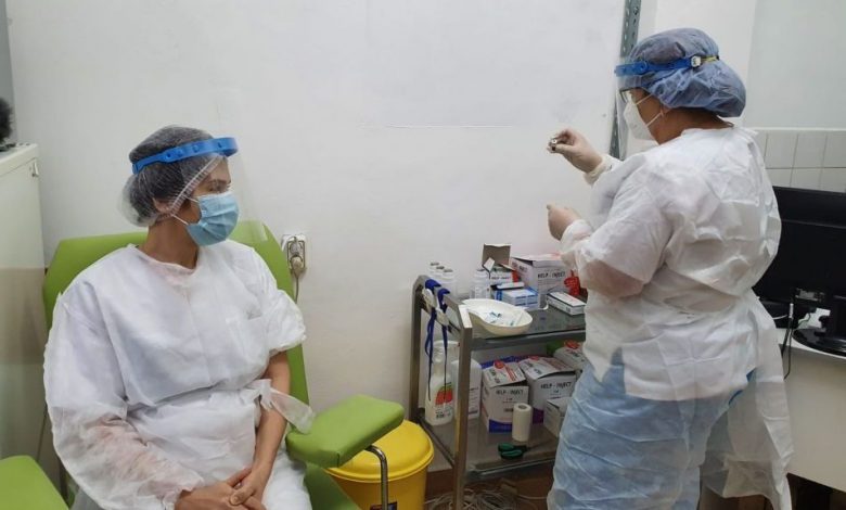 COVID-19. 140.000 de doze de vaccin ajung azi în România. Câte la BRAȘOV? 1 vaccinare1.jpeg