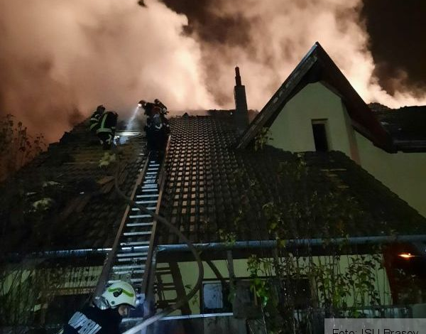 BRAȘOV. Incendiu la o casă din Stupini (Galerie FOTO) 1 whatsappimage2020-12-18at08-42-591.jpeg