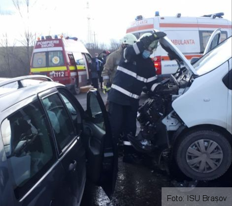 BRAȘOV. ULTIMA ORĂ. Accident cu victime, pe DN 13! (Galerie FOTO) 1 20210106_171012_285579.jpg