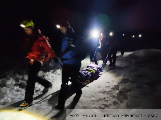 Update. Salvamontiștii brașoveni, detalii după avalanșa care a surprins două turiste, în Bucegi 1 FB_IMG_1611494036846_286003.jpg