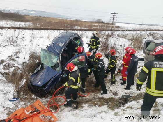 BRAȘOV. ULTIMA ORĂ. Accident cu trei victime, una încarcerată, pe DN 1 1 IMG-20210128-WA0033_286079.jpg