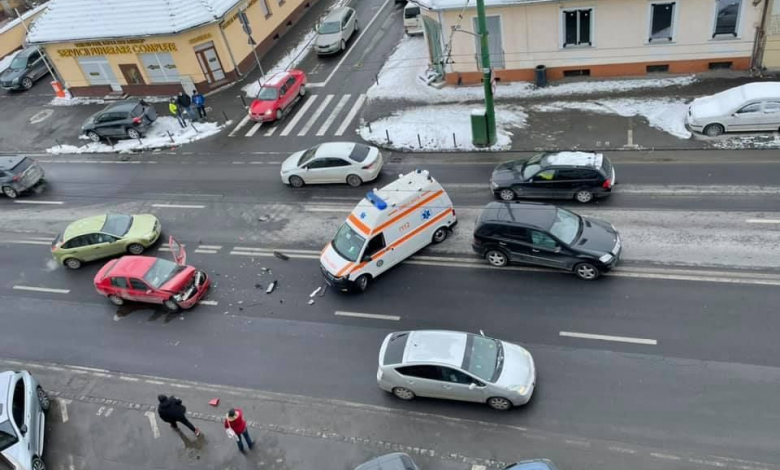 BRAȘOV. ULTIMA ORĂ. Accident cu o victimă pe str. 13 Decembrie! 1 accidentstr-13decembrie2.jpg