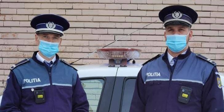 Doi polițiști din BRAȘOV, vedete pe pagina de Facebook a M.A.I. 1 politisti_6.jpg