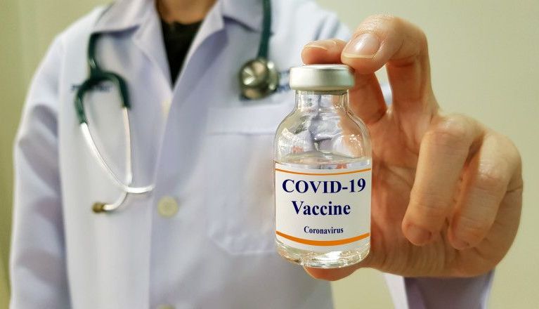 COVID-19 BRAȘOV. Peste 2.000 de doze de vaccin administrate sâmbătă 1 vaciin-covid.jpg