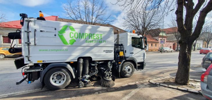 Curățarea mecanizată a străzilor principale a fost reluată odată cu încălzirea vremii 1 Curatare mecanizata strazi feb 2021 2_286153.jpeg