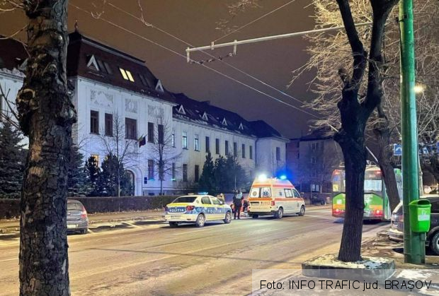 BRAȘOV. Persoană decedată pe stradă, lângă Tribunal 1 FB_IMG_1613584986590_286462.jpg