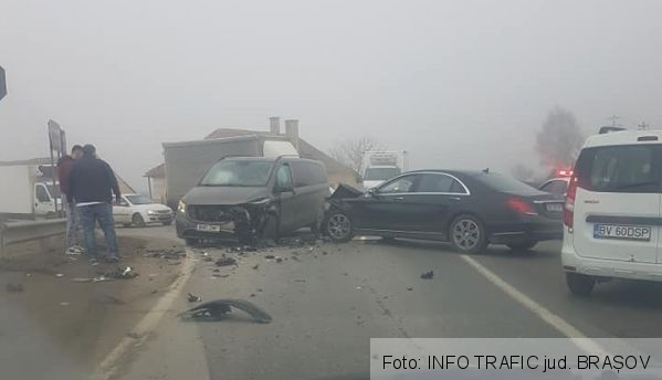 BRAȘOV. Coliziune pe DN 13! 1 accidentdn13_18.jpg