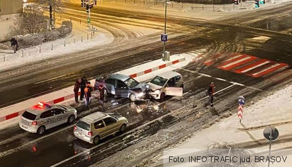 BRAȘOV. Coliziune frontală pe Calea București (FOTO) 1 accident_82.jpg
