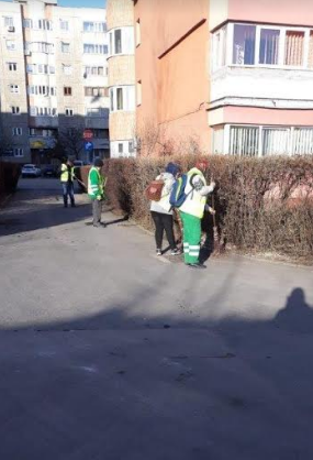 Angajații Comprest acționează zilnic în cadrul campaniei de curățenie de primavară a Brașovului 1 comprest_11.png
