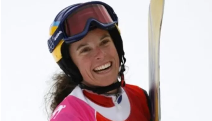 DOLIU. Fostă campioană mondială, DECEDATĂ într-o avalanșă... 1 snowboarder.png