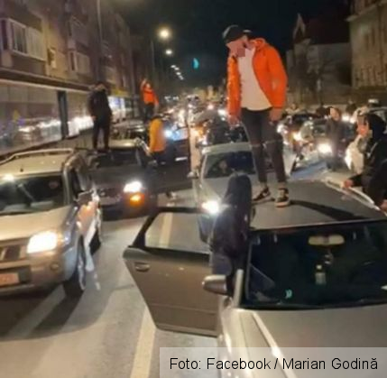 PROTESTE. Polițistul Marian Godină: „Ce face băjeții, bagabonții? Mai clansonează dimineața la 3 pe strade pentru libertate? (...) Ochii pe poștă, băieți, ochii pe poștă!” 1 FB_IMG_1617300152858_287304.jpg