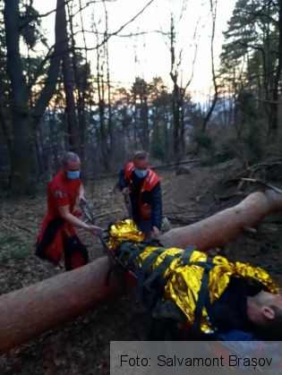 BRAȘOV. Urgență medicală, în zona Șaua Tâmpei (Galerie FOTO) 1 IMG-20210412-WA0020_287526.jpg