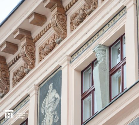 BRAȘOV. Universitatea „Transilvania” urcă în diferite clasamente internaționale 1 Rectorat 2_286120.jpg
