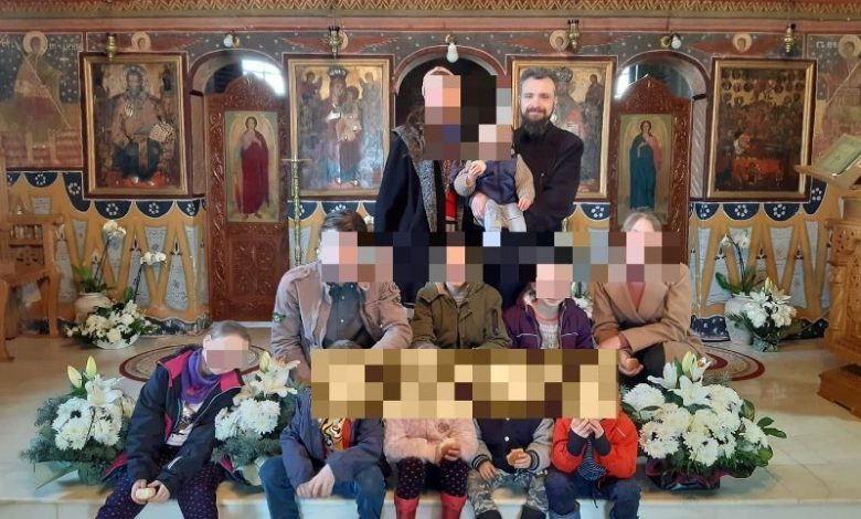 BRAȘOV. Fetița moartă în accidentul de bicicletă este fiica preotului din Ohaba / Apel pentru sprijinirea familiei 1 preotfamilie.jpg